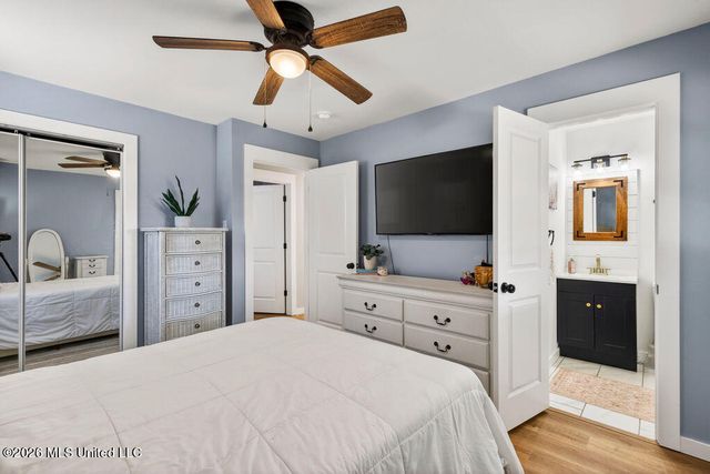 215 Maple Drive, Ocean Springs, MS 39564