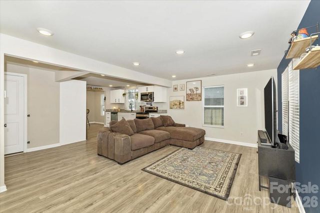 126 Laura Road, Mooresville, NC 28117