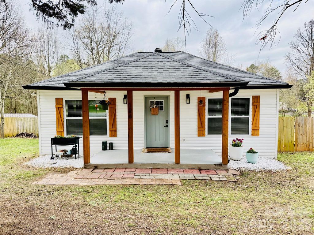 126 Laura Road, Mooresville, NC 28117