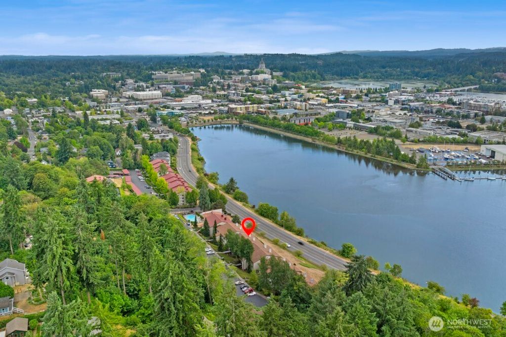 920 East Bay Drive NE #3C302, Olympia, WA 98506