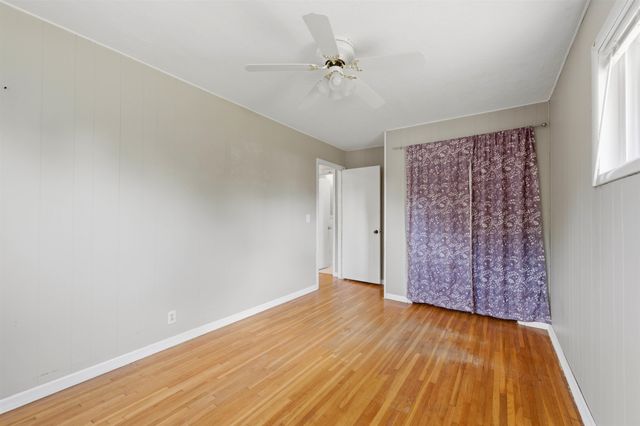 1448 N Prairie Ln, Derby, KS 67037
