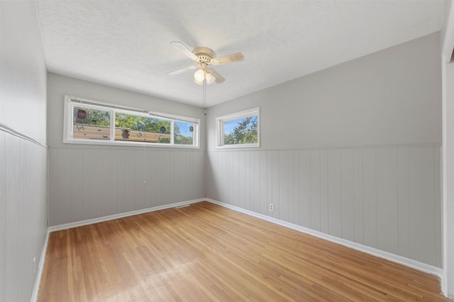 1448 N Prairie Ln, Derby, KS 67037