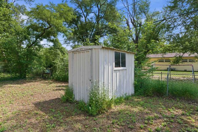 1448 N Prairie Ln, Derby, KS 67037