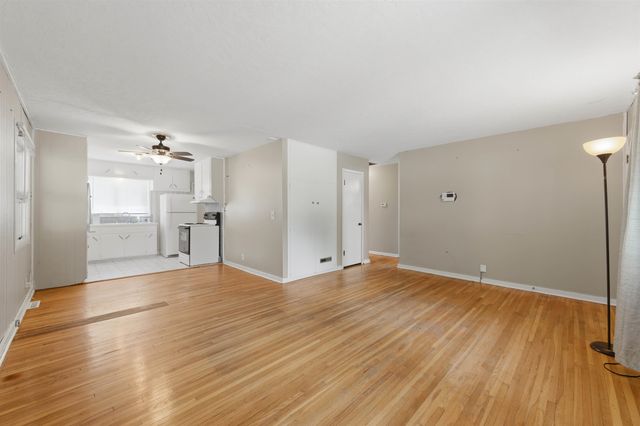 1448 N Prairie Ln, Derby, KS 67037