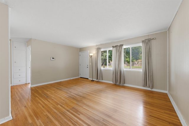 1448 N Prairie Ln, Derby, KS 67037