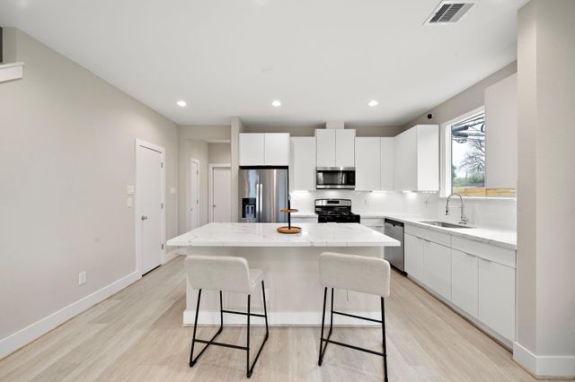 8672 Easthaven Boulevard, Houston, TX 77075