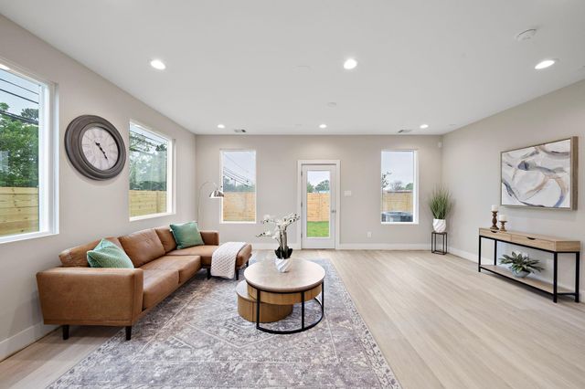 8672 Easthaven Boulevard, Houston, TX 77075