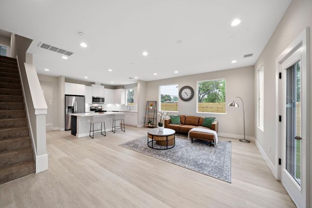 8672 Easthaven Boulevard, Houston, TX 77075