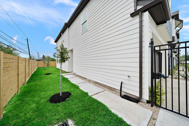 8672 Easthaven Boulevard, Houston, TX 77075