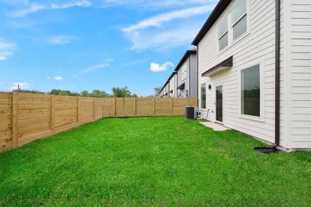 8672 Easthaven Boulevard, Houston, TX 77075