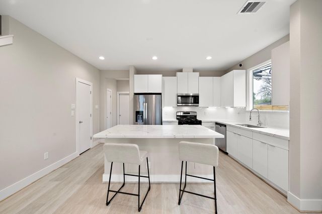 8672 Easthaven Boulevard, Houston, TX 77075