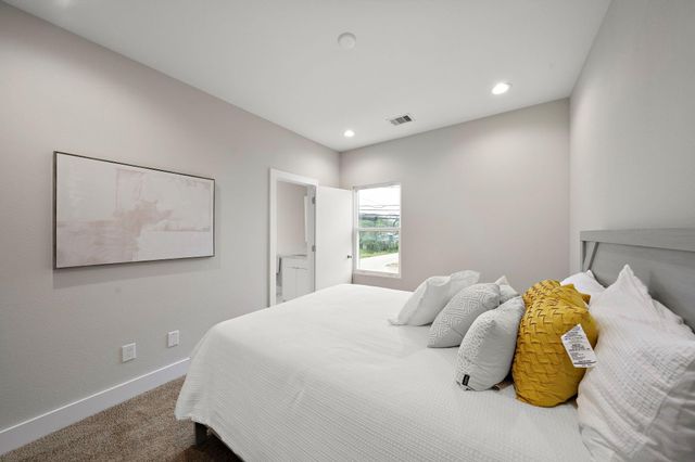 8672 Easthaven Boulevard, Houston, TX 77075