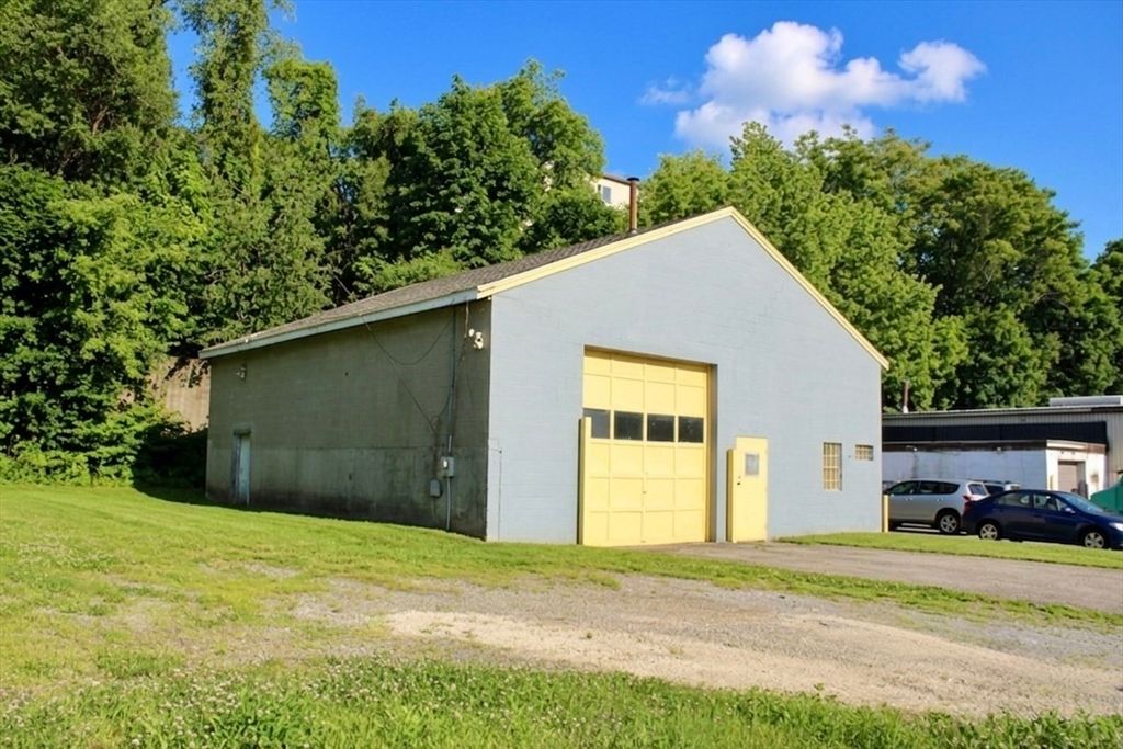 456 Franklin St, Worcester, MA 01604