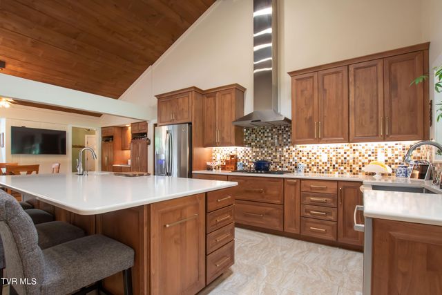 72 Fairway Drive, Bristol, TN 37620