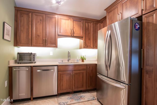 72 Fairway Drive, Bristol, TN 37620