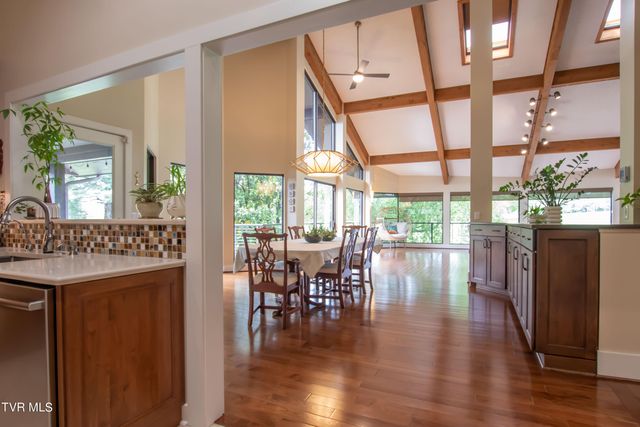 72 Fairway Drive, Bristol, TN 37620