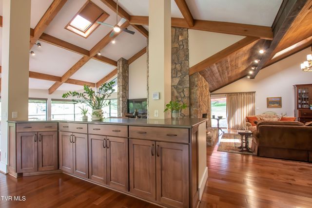 72 Fairway Drive, Bristol, TN 37620