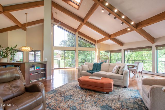 72 Fairway Drive, Bristol, TN 37620
