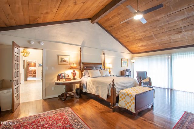 72 Fairway Drive, Bristol, TN 37620