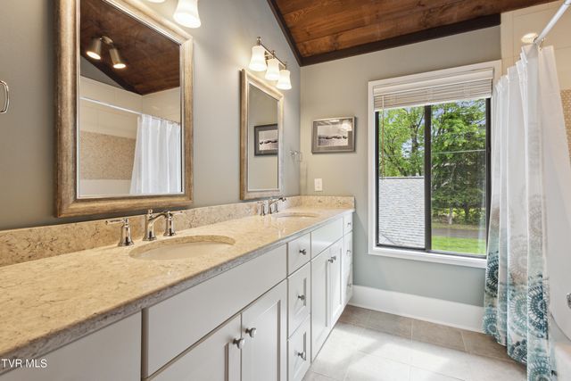 72 Fairway Drive, Bristol, TN 37620