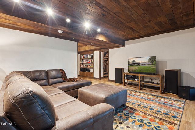 72 Fairway Drive, Bristol, TN 37620
