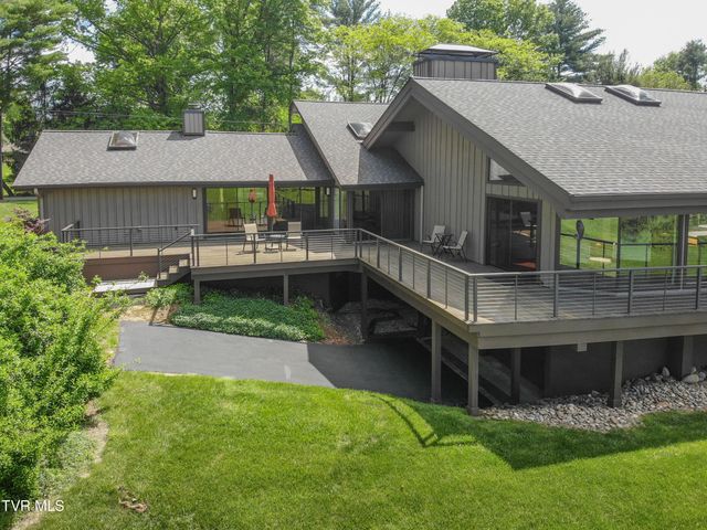 72 Fairway Drive, Bristol, TN 37620