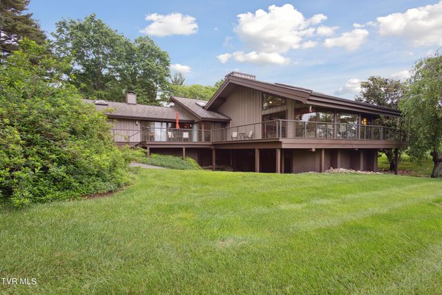 72 Fairway Drive, Bristol, TN 37620