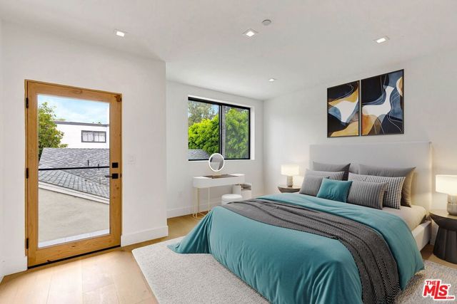 4329 Radford Avenue 2, Studio City, CA 91604