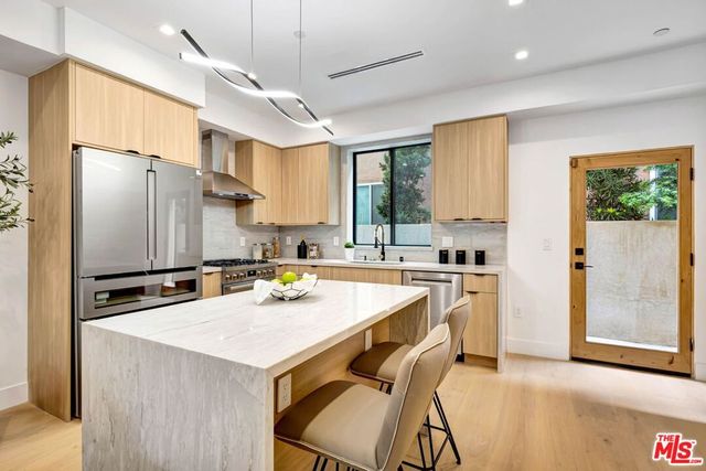 4329 Radford Avenue 2, Studio City, CA 91604