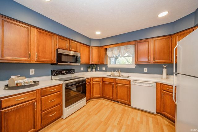 7689 Willow Ridge, Fishers, IN 46038