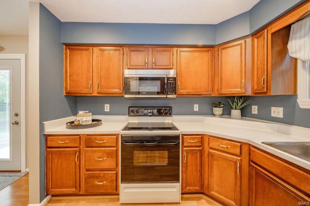 7689 Willow Ridge, Fishers, IN 46038