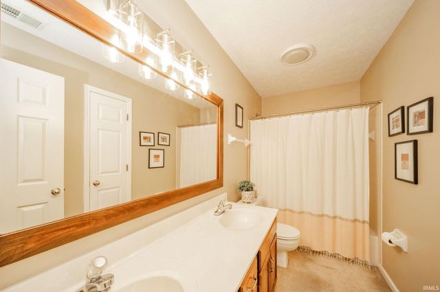 7689 Willow Ridge, Fishers, IN 46038