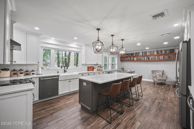 4 Friar Lane, Manalapan, NJ 07726
