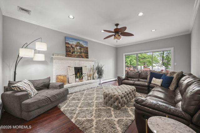 4 Friar Lane, Manalapan, NJ 07726