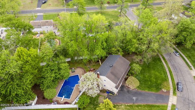 4 Friar Lane, Manalapan, NJ 07726