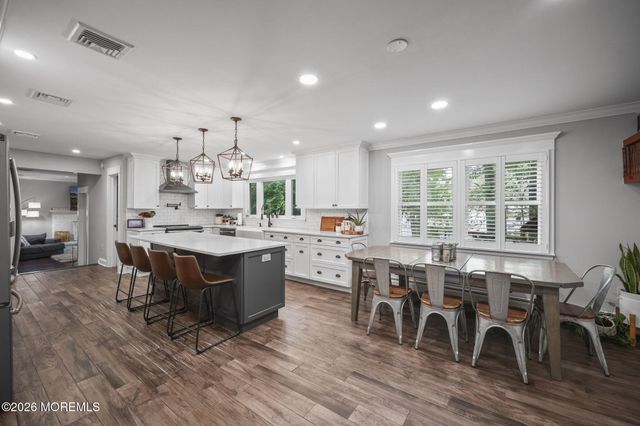 4 Friar Lane, Manalapan, NJ 07726