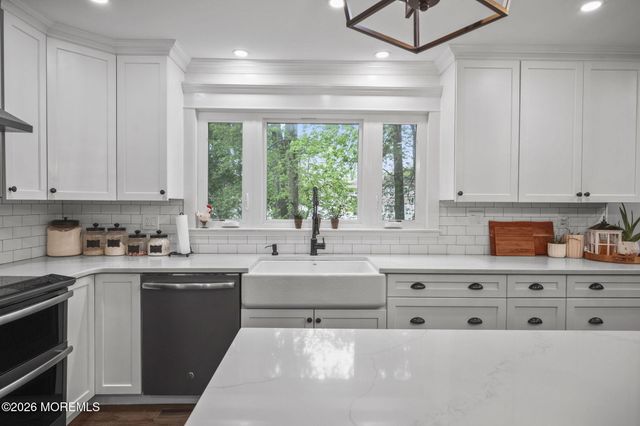 4 Friar Lane, Manalapan, NJ 07726