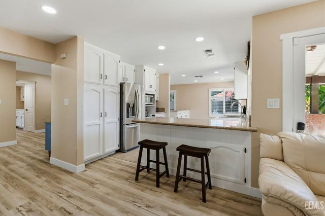 6901 inwood dr, Bakersfield, CA 93309