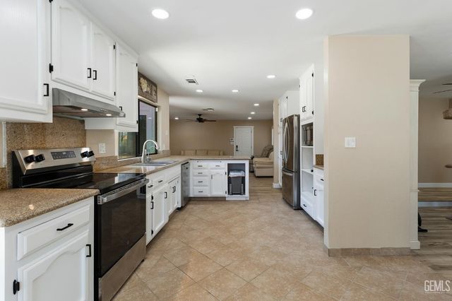 6901 inwood dr, Bakersfield, CA 93309