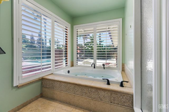 6901 inwood dr, Bakersfield, CA 93309