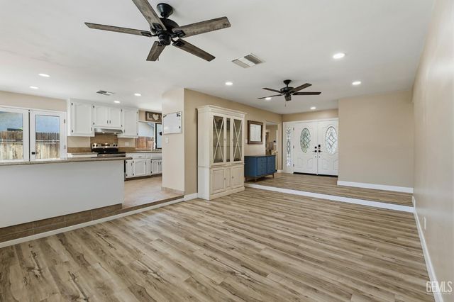 6901 inwood dr, Bakersfield, CA 93309