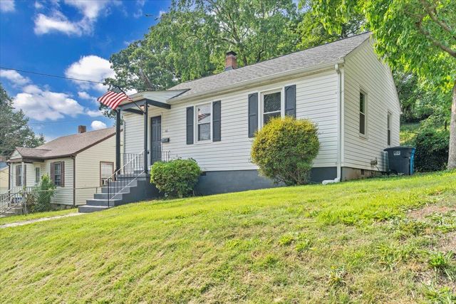 66 Forest Hill AVE, Roanoke, VA 24012