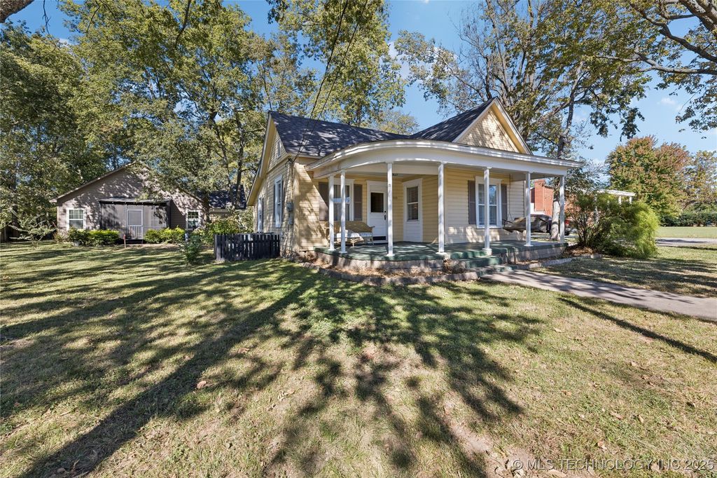 923 N Seminole Avenue, Claremore, OK 74017