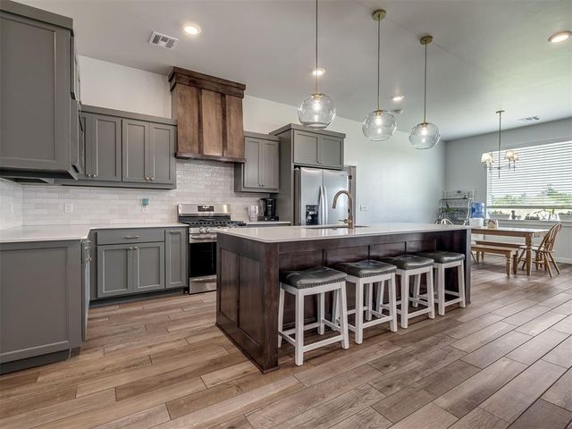 1300 Maverick Pass, Piedmont, OK 73078
