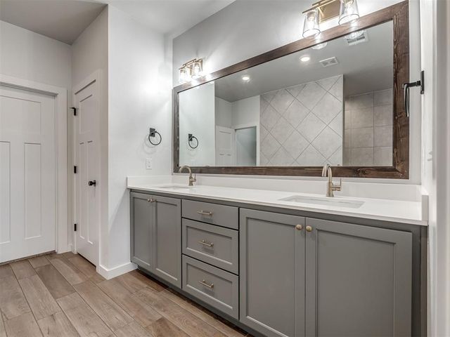 1300 Maverick Pass, Piedmont, OK 73078