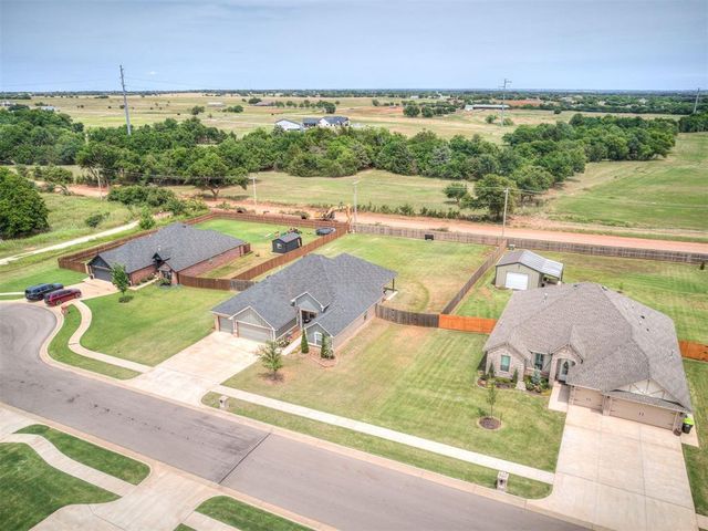 1300 Maverick Pass, Piedmont, OK 73078