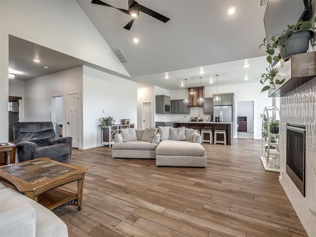 1300 Maverick Pass, Piedmont, OK 73078