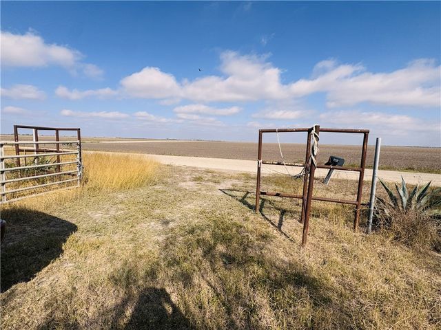 7011 County Road 12, Bishop, TX 78343