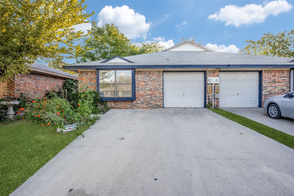 329 Casie Court, Denton, TX 76207