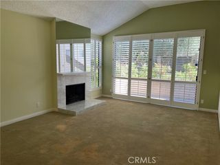 21801 Burbank 83, Woodland Hills (los Angeles), CA 91367